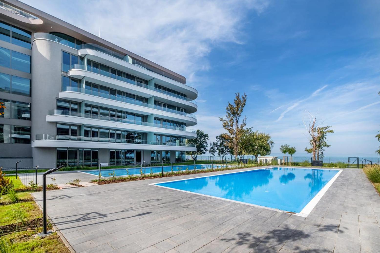 Myflat Wave Luxury 44 Suite Siofok Dış mekan fotoğraf