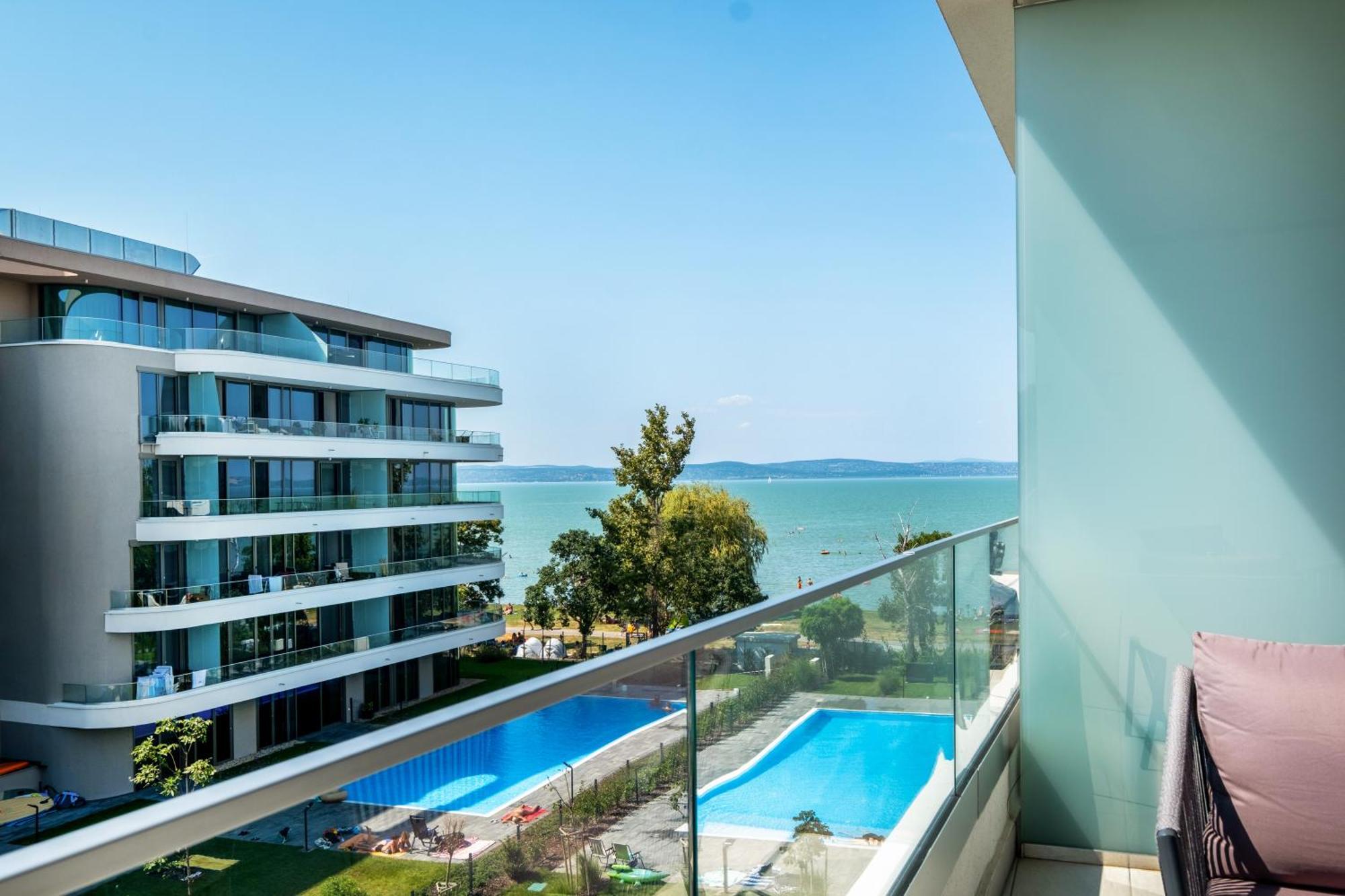 Myflat Wave Luxury 44 Suite Siofok Dış mekan fotoğraf