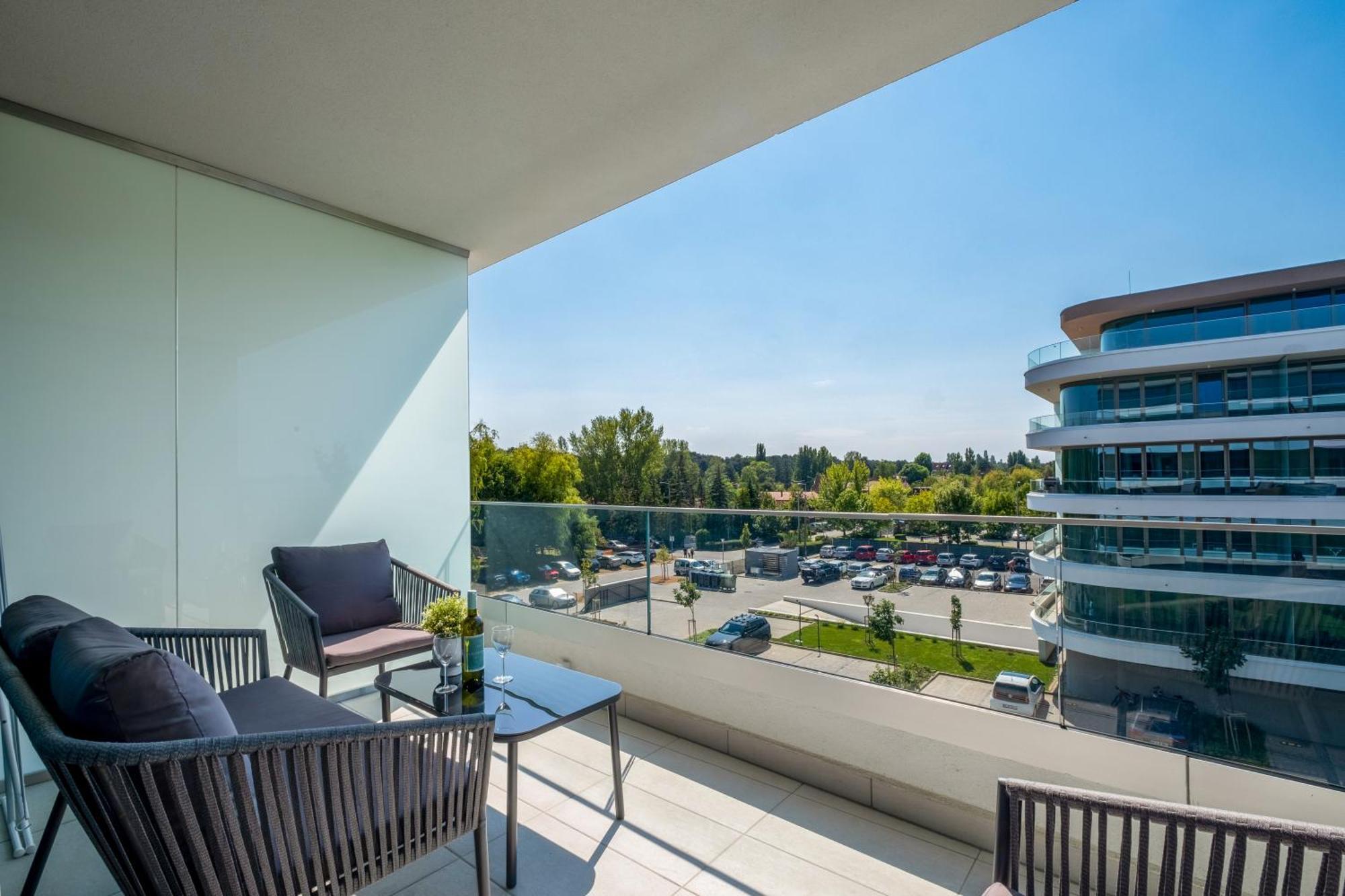 Myflat Wave Luxury 44 Suite Siofok Dış mekan fotoğraf